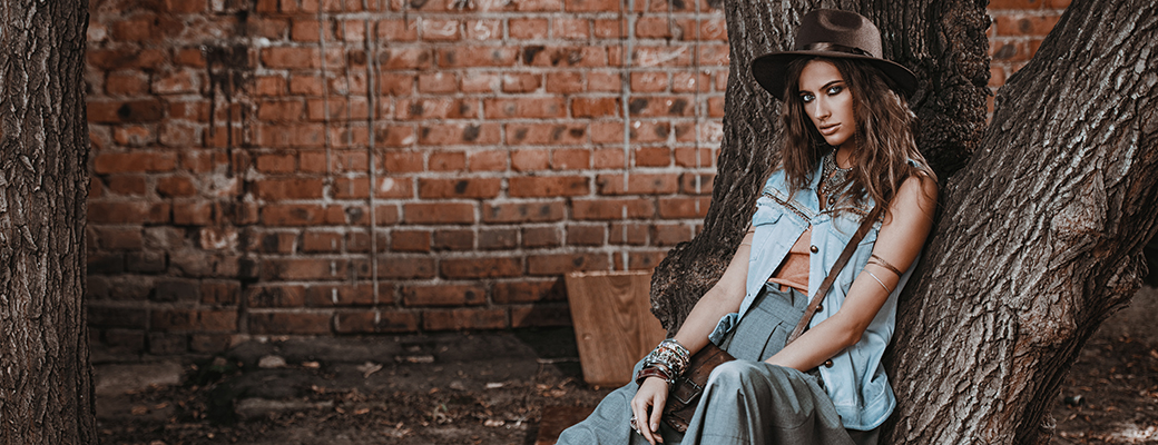 La Femme Header4